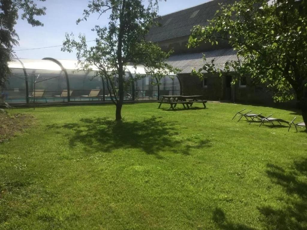 La Petellerie, maison de campagne avec piscine pour un séjour détente Moyon Esterno foto