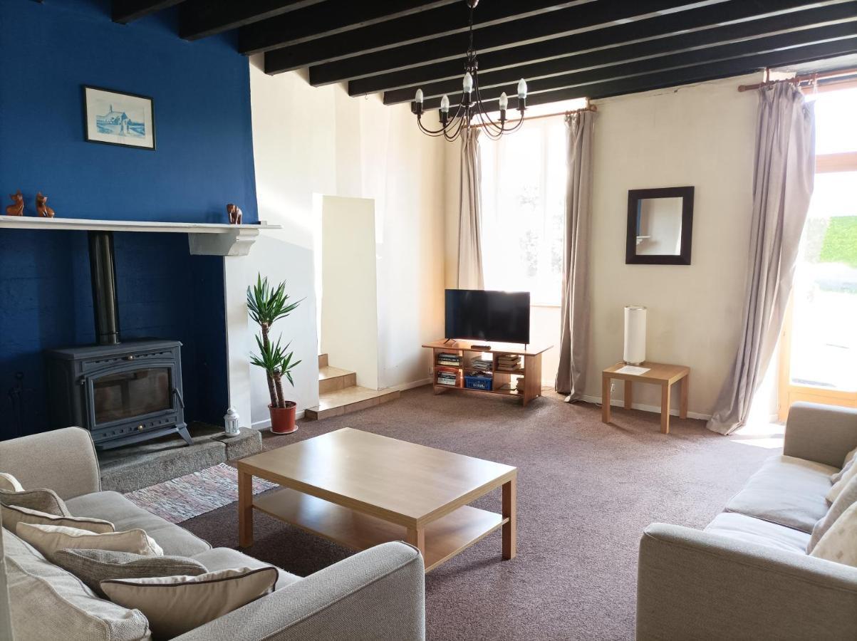 La Petellerie, maison de campagne avec piscine pour un séjour détente Moyon Esterno foto