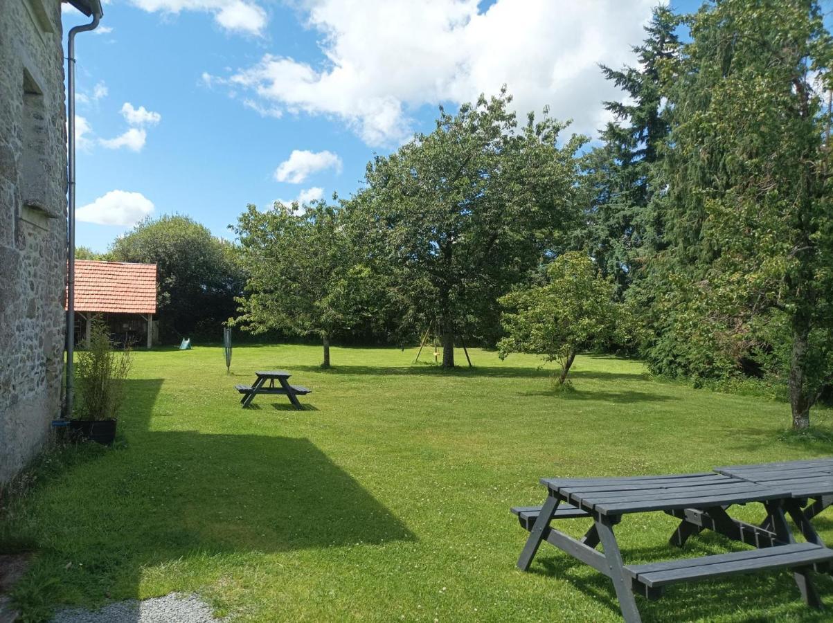 La Petellerie, maison de campagne avec piscine pour un séjour détente Moyon Esterno foto